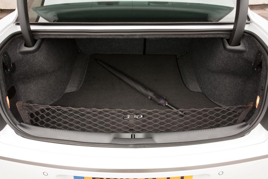  Chrysler 300C 2012 года  (UK) (фото 6 из 91)
